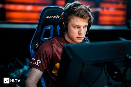 老兵不死，LPL官推介绍圣枪哥励志故事