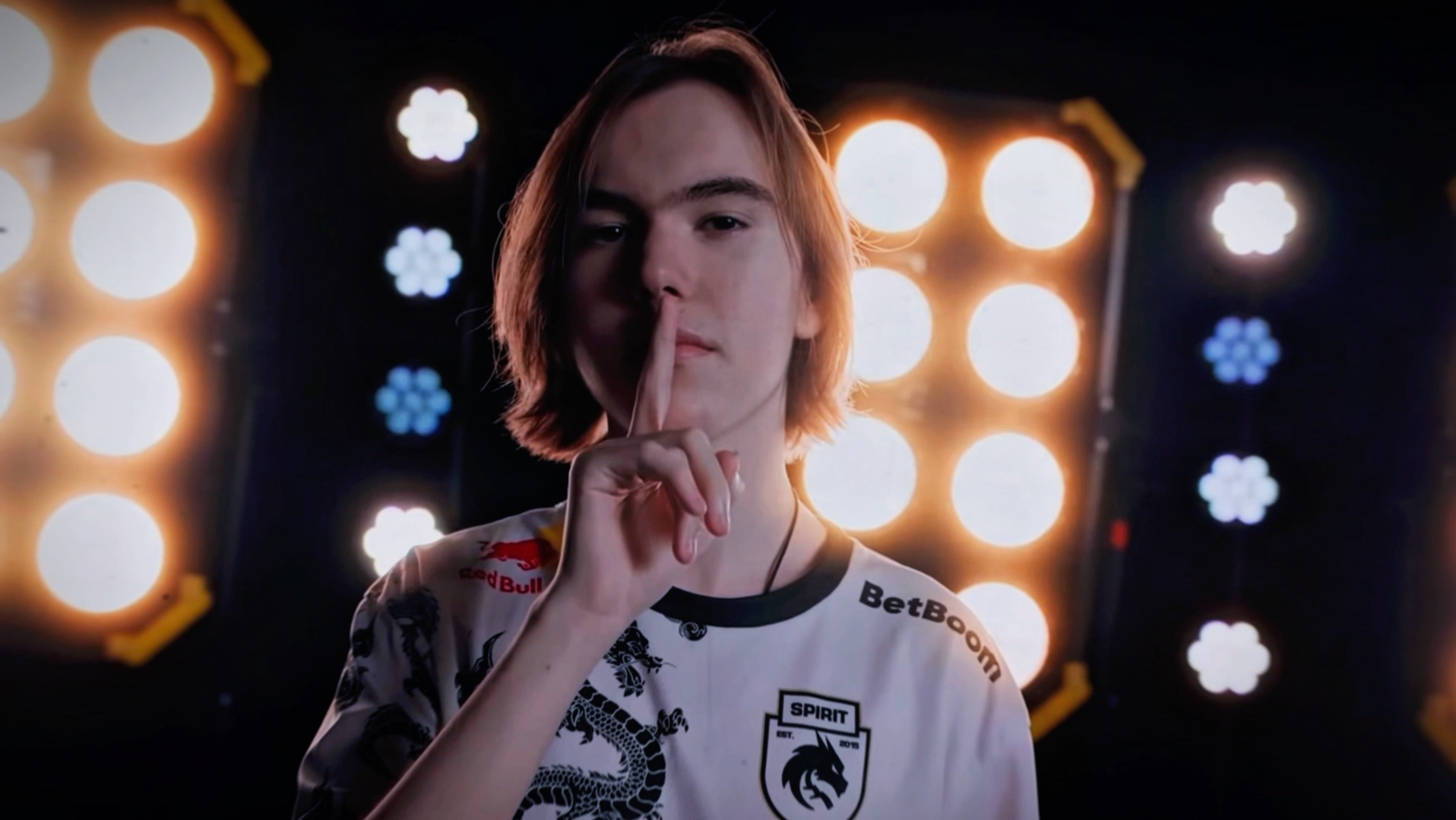 小伞战队评级 S：EDG S-：LNG、RNG、TES